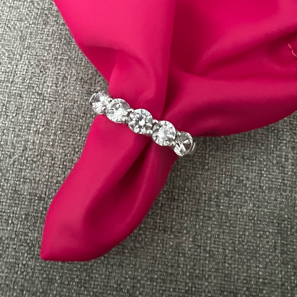 Round Cut Moissanite Shared 4-Prong Ring 5-Stone Wedding Band in 14k White Gold.